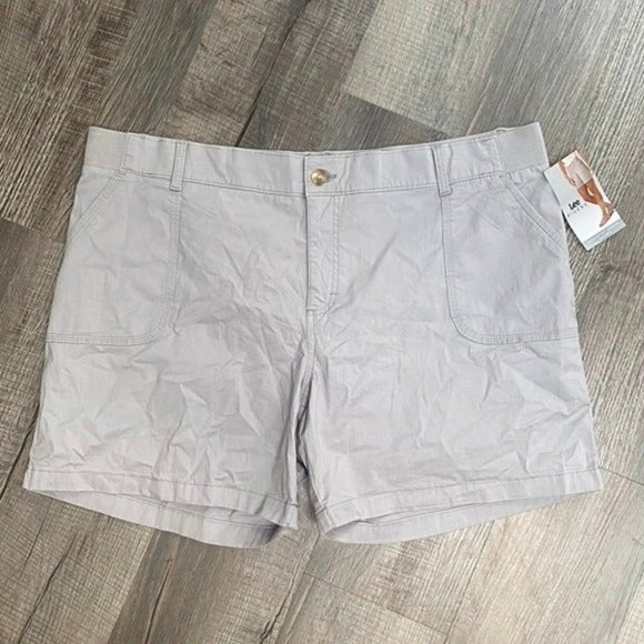 *NWT* Lee Riders Gray Shorts Regular Fit, Mid Rise Plus Size 22 - Picture 1 of 5